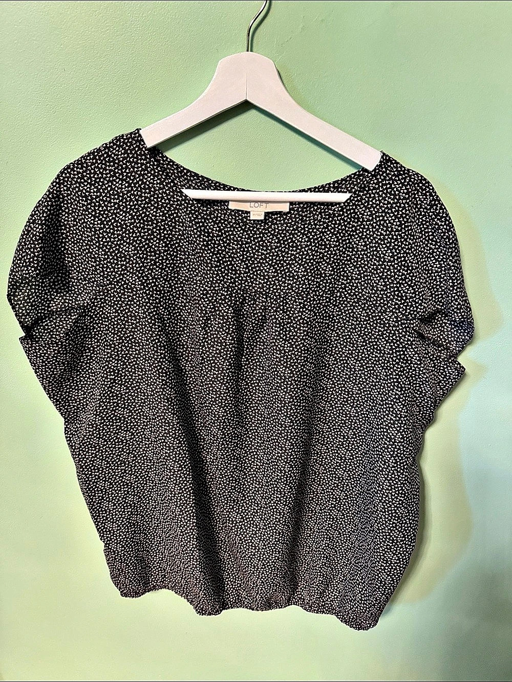 LOFT Printed Short Sleeve Blouse in Black & Pink Size XS